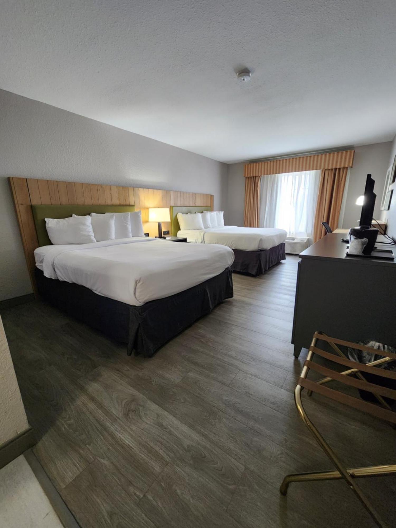 Country & By Radisson, West, Ks 3* Topeka
