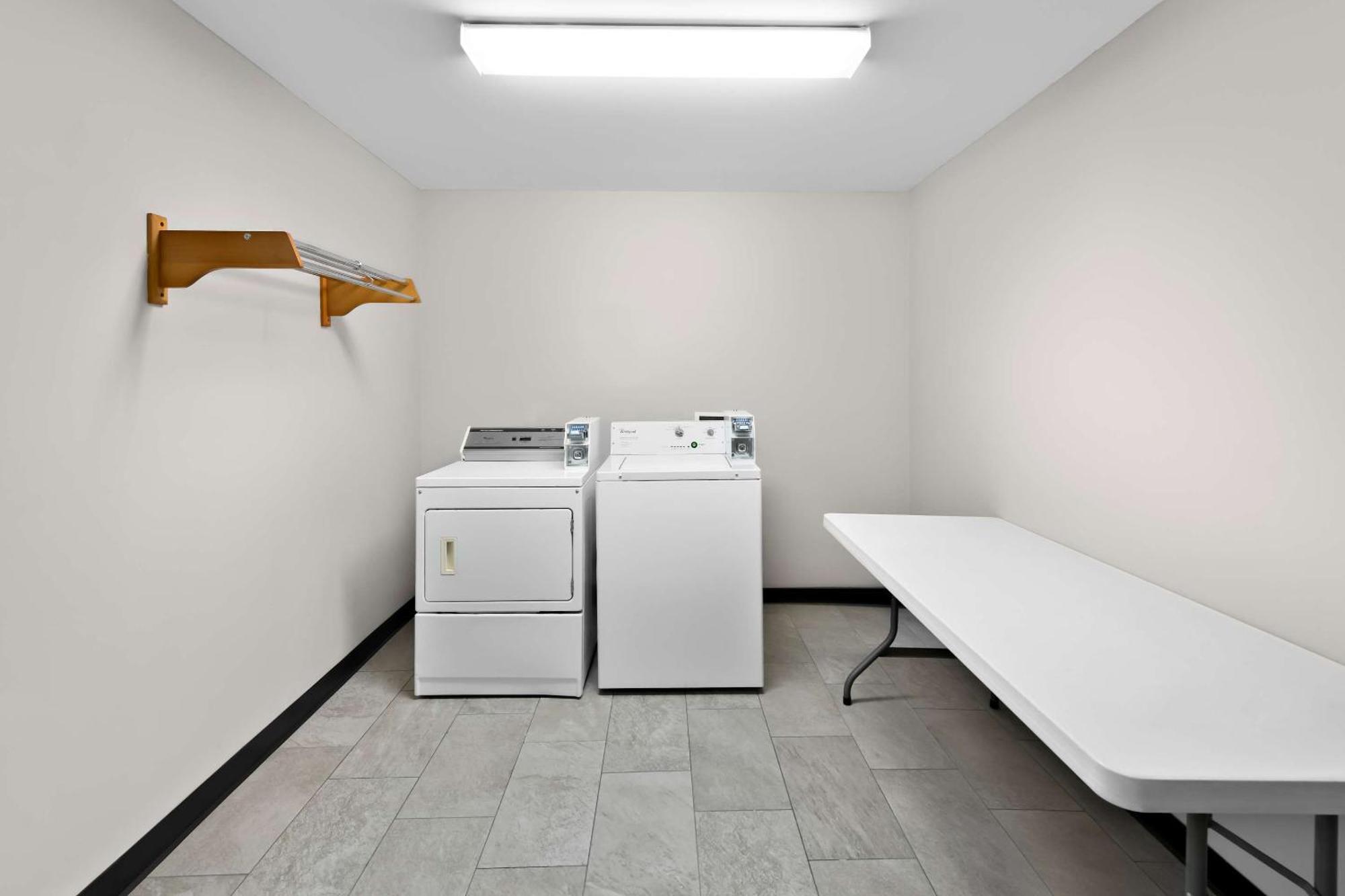 Country & By Radisson, West, Ks 3* Topeka