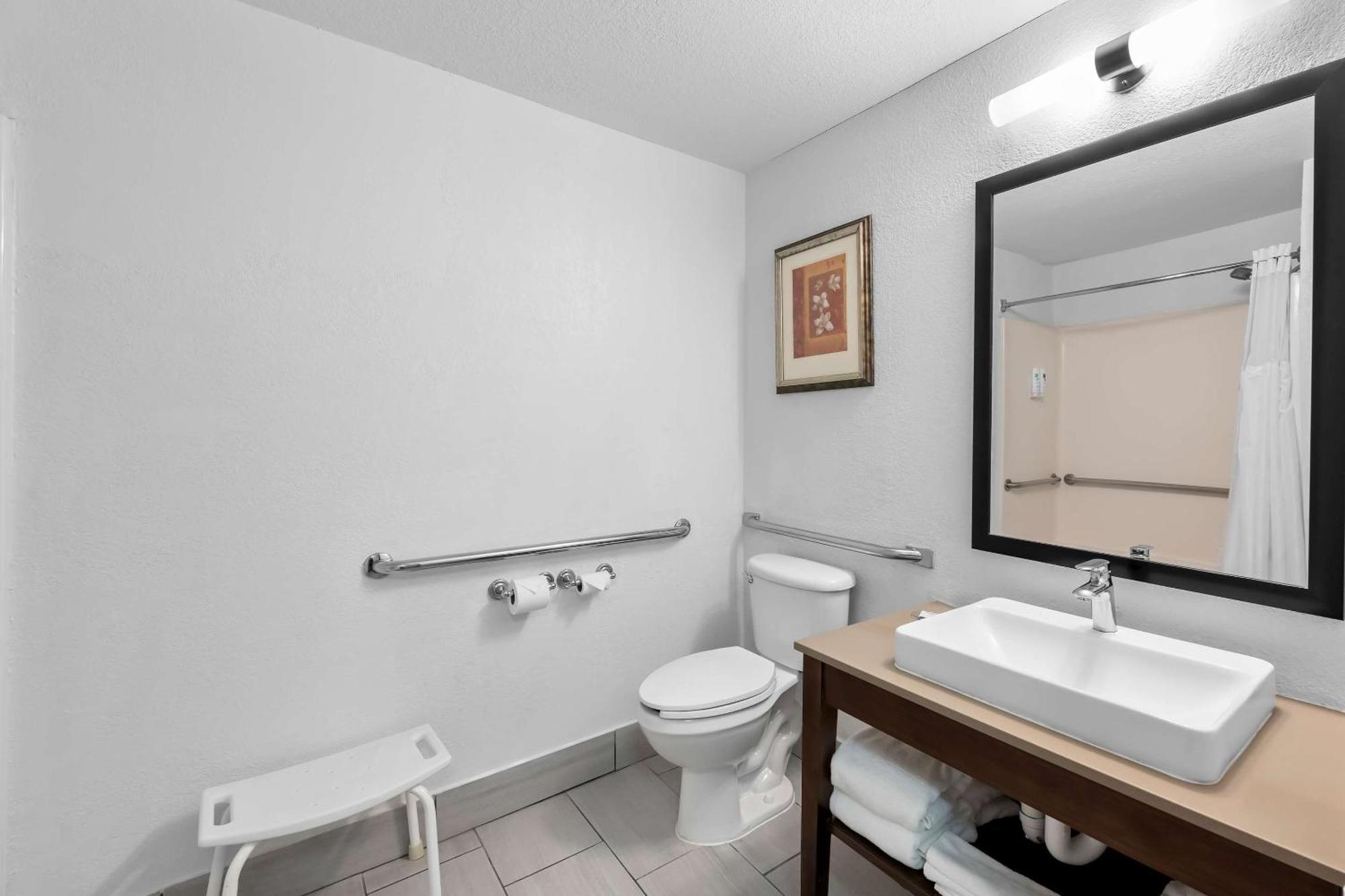 Country & By Radisson, West, Ks 3* Topeka