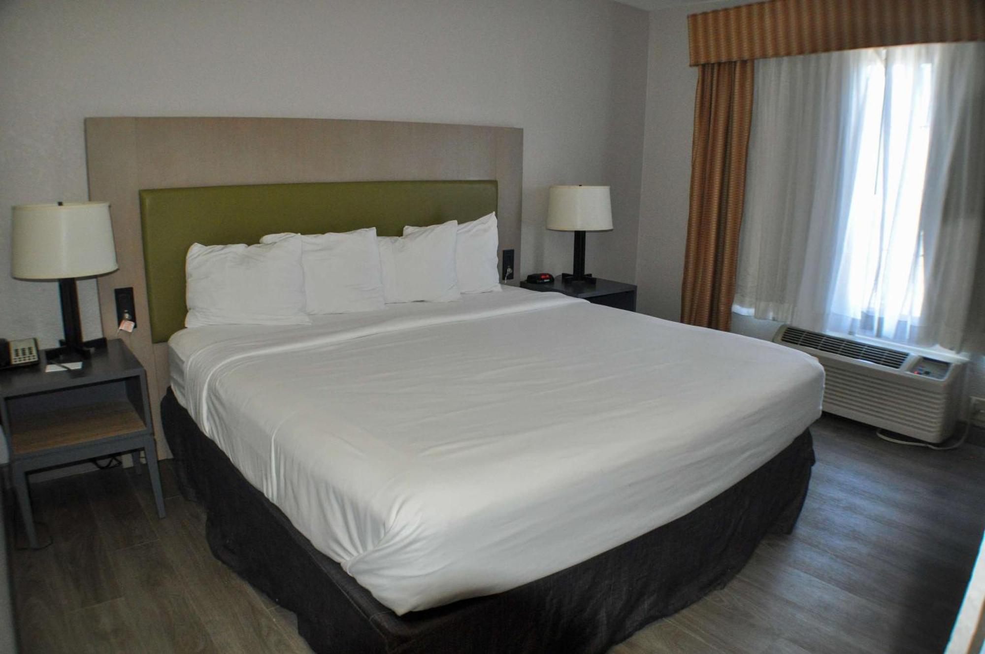 Country & By Radisson, West, Ks 3* Topeka