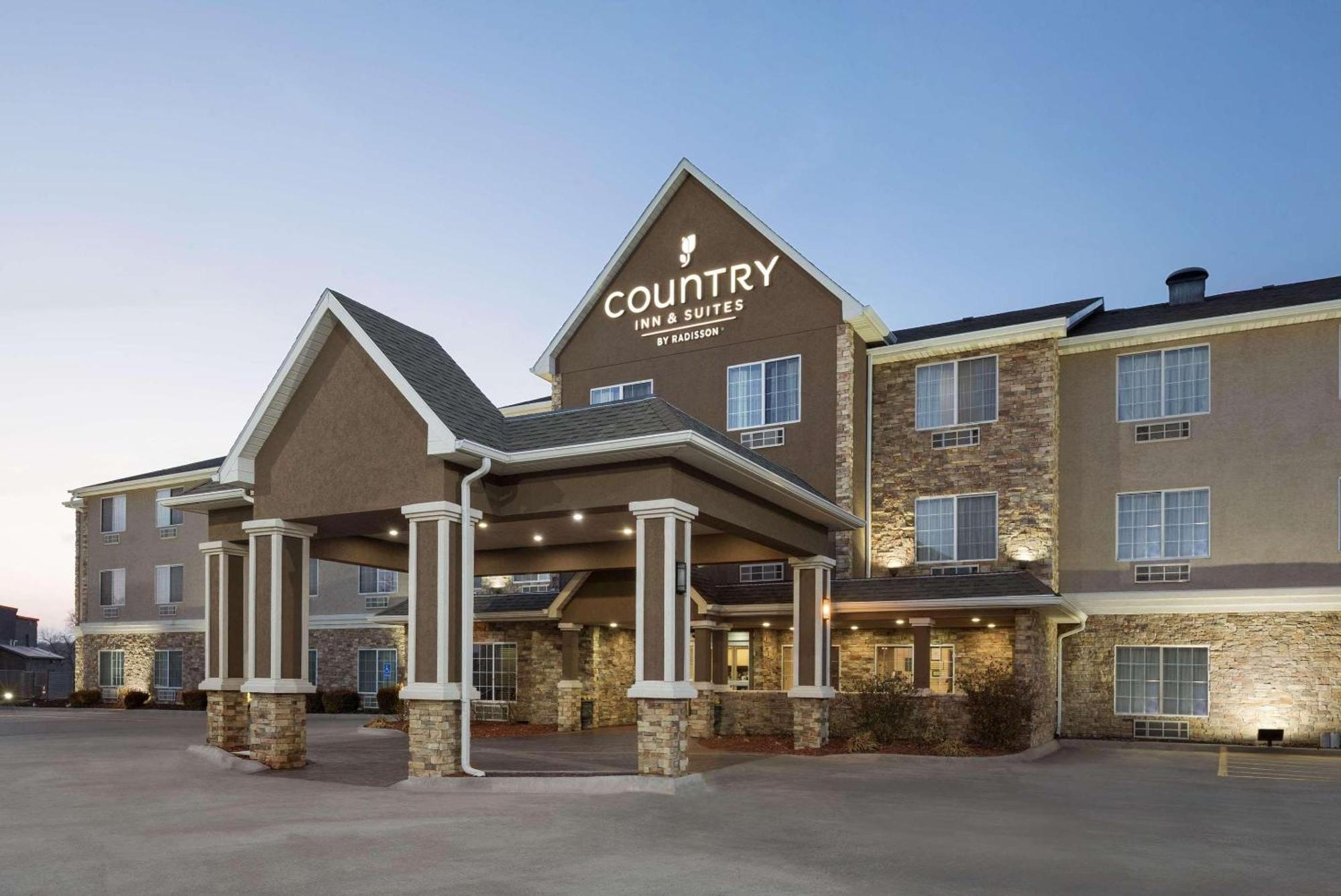 Country & By Radisson, West, Ks Topeka
